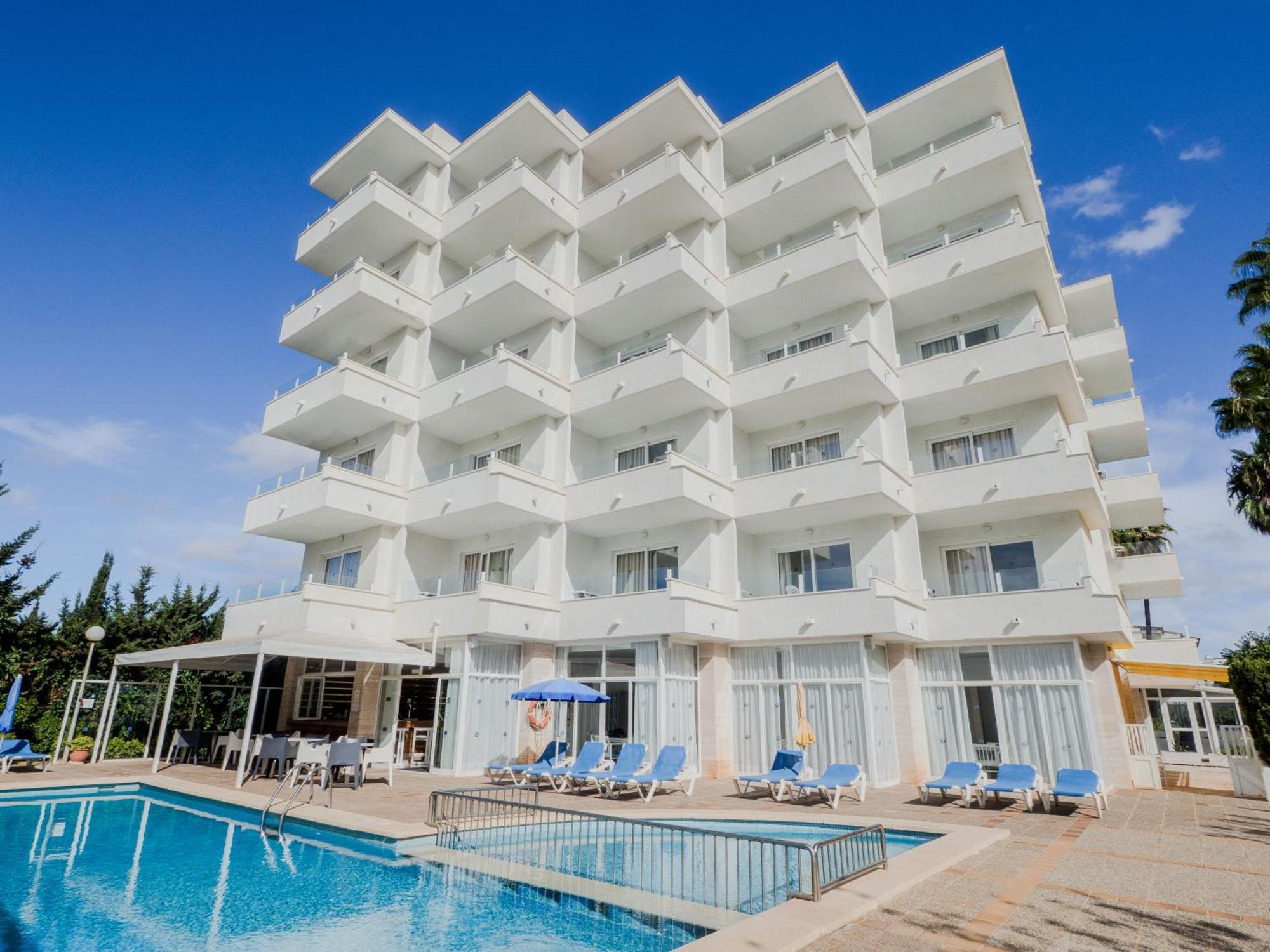 Apartamentos La Santa Maria Кала Миллор Экстерьер фото